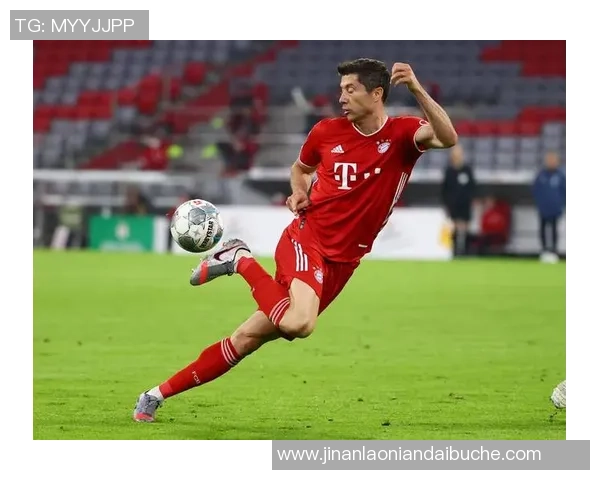 莱万重返德甲赛场为旧主进球拜仁球迷怒斥其忘恩负义